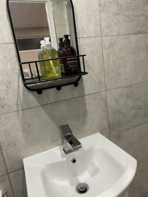 A Spacious Double Bed Studio Stoke-on-Trent Exterior foto